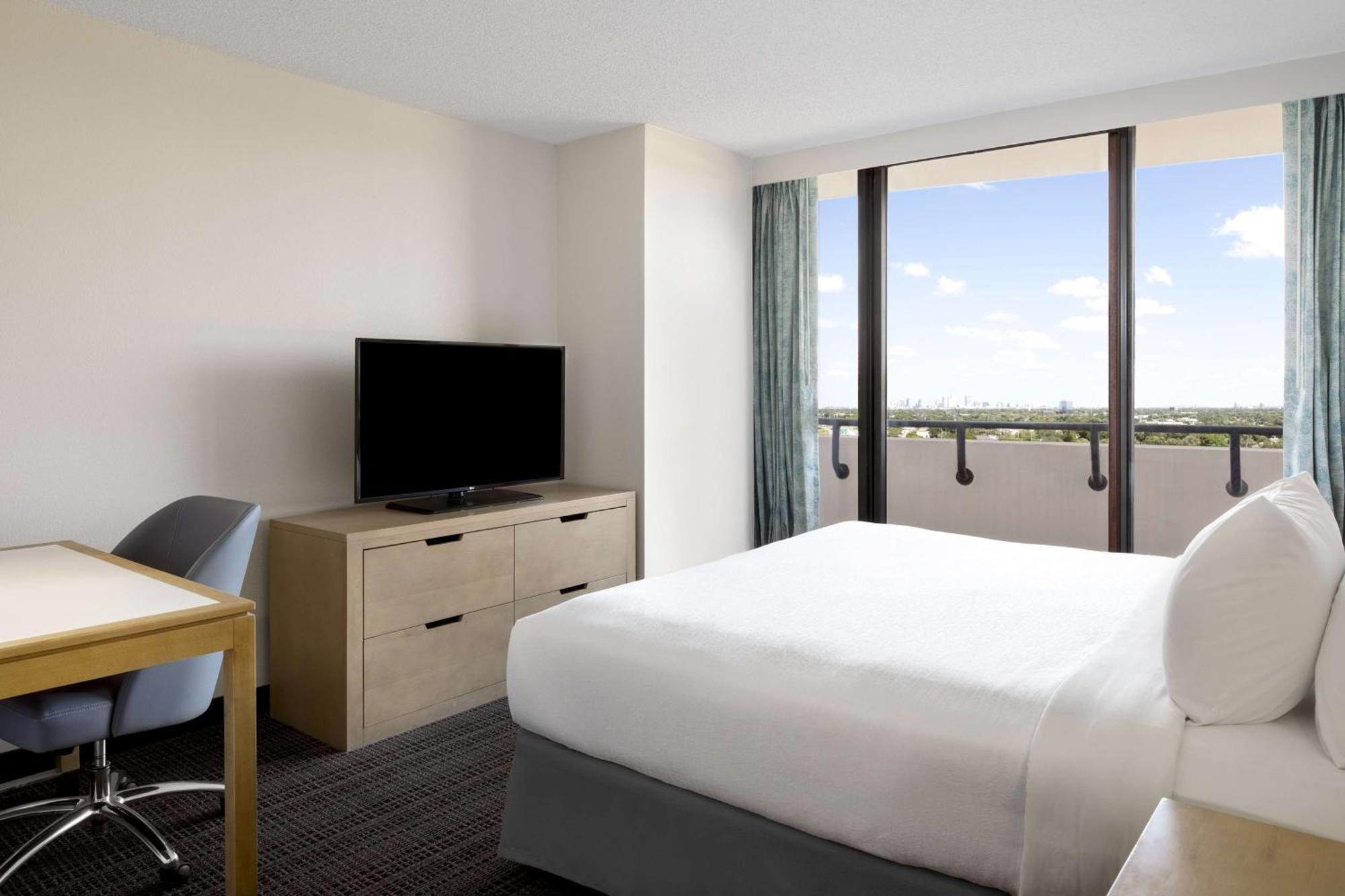 Embassy Suites By Hilton Tampa Airport Westshore Dış mekan fotoğraf